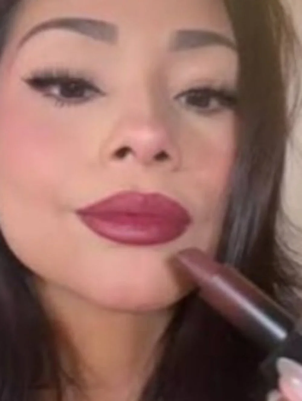 HUDA Beauty Sweet Nudes Cream Glow Lipstick in Amore-  Rosy Berry Mocha